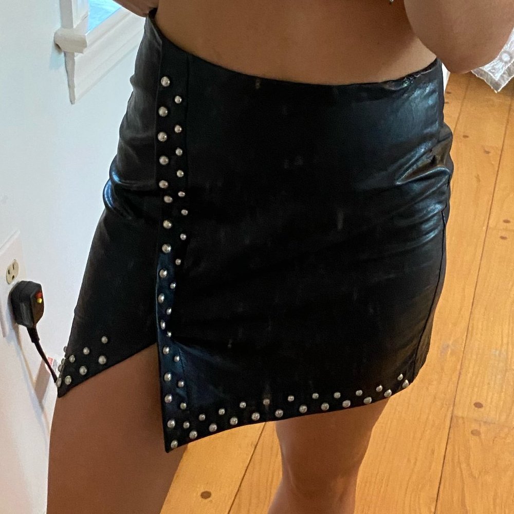 Adorable faux leather black skirt